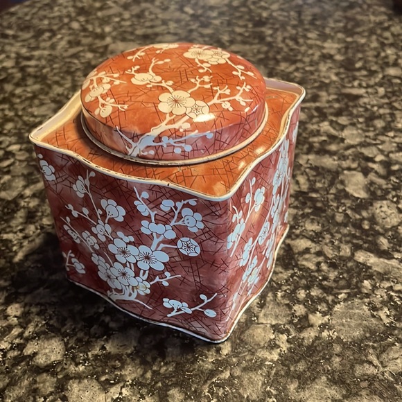 Collectible Daher Square Floral Tea Tin Container Made in England - Picture 2 of 8